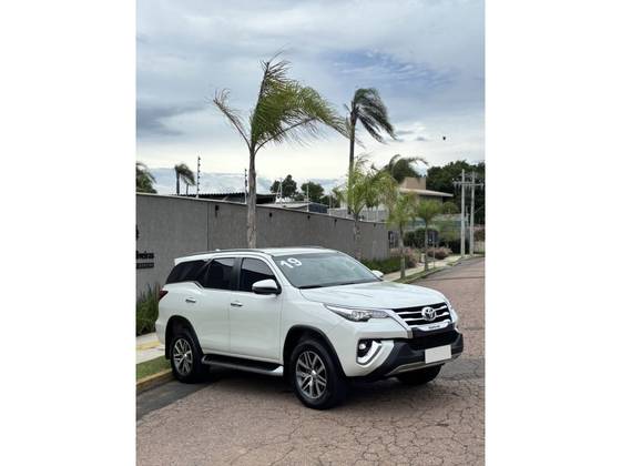 TOYOTA HILUX SW4 2.8 SRX 4X4 16V TURBO INTERCOOLER DIESEL 4P AUTOMÁTICO